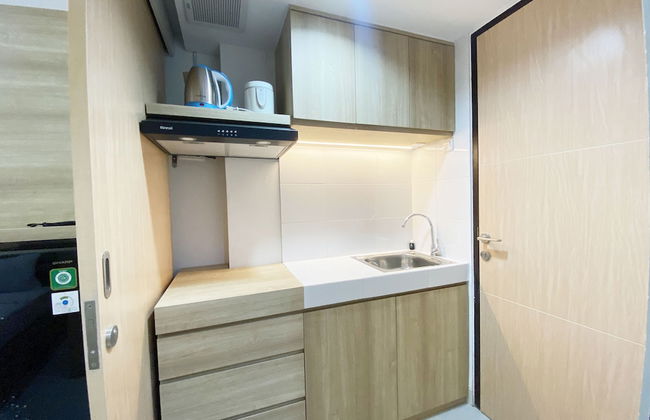 Homey And Modern Studio The Alton Apartment - Foto 7