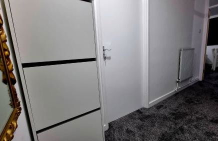 Amazing 1 bed entire flat with separate living room and kitchen in London With Free Parking - Foto 8