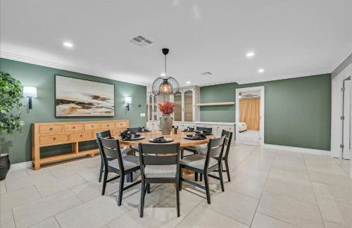 Luxury 5BR Retreat Pool Hot Tub Gym 7000sqf - Foto 14