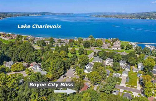 Blissful Boyne City Retreat: Luxurious & Modern! Sleeps 15! - Foto 42