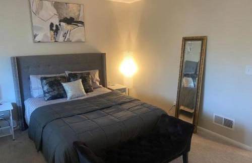 Ranch Style w firepit and big backyard TV Room - Foto 25