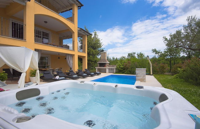 Villa in Rakalj Near Beaches With Pool - Photo 26