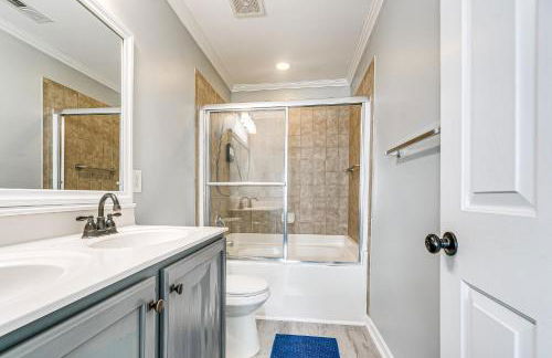 Centrally Located Raleigh Townhome with Pool Access - Foto 13