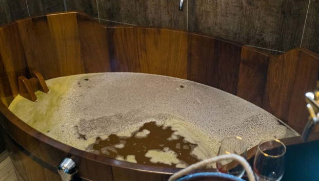 Icelandic Beer Bath - Photo 2