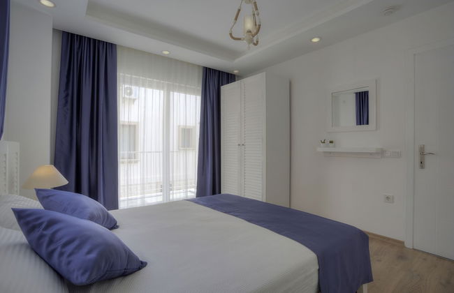 Kybele Suits - Photo 16