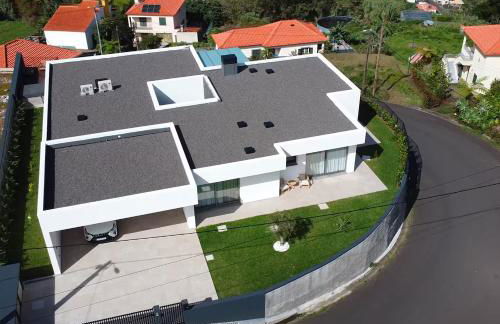 Elysium São Vicente - Designer Villa with Ocean View, Heated Pool, Jacuzzi & Sauna - Foto 74