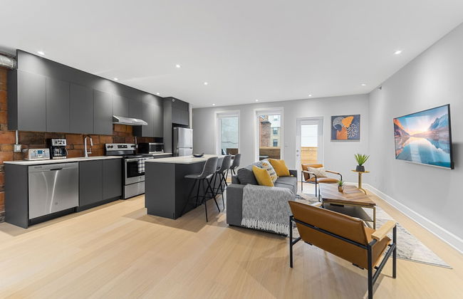 Elegant Suites De La Montagne- Dtwn Mtl - Photo 24