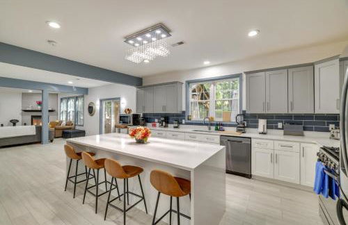 Game Room and Home Theater! Immaculate Poconos Lodge - Foto 11