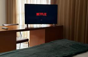 Praia do Canto Apart Hotel - Quarto sala e varanda - Foto 3