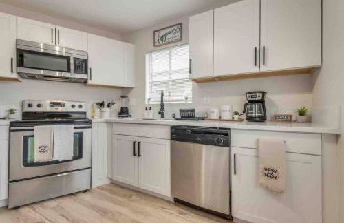 Cozy home! 16 Min away from strip and fremont - Foto 9