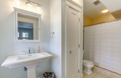 Spacious Avalon Beach House - 2 Blocks to Water! - Foto 19