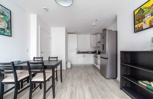 Riverside Retreat Modern Flat in Brentford - Foto 9