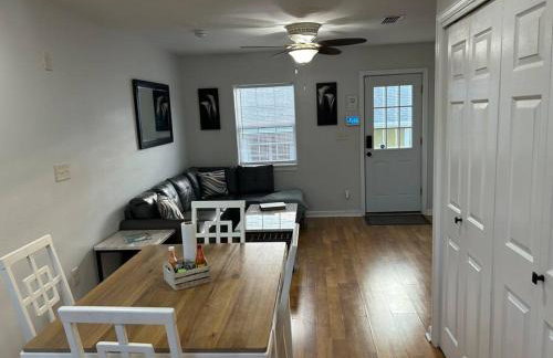 Bay Breeze Bliss-Hot Tub, Bar and Canal 5mi to Beach - Foto 18