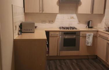 Captivating 3-Bed House in Kent - Photo 16