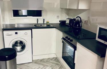 Modern 2 Bedroom Apartment With Free Parking - Foto 14