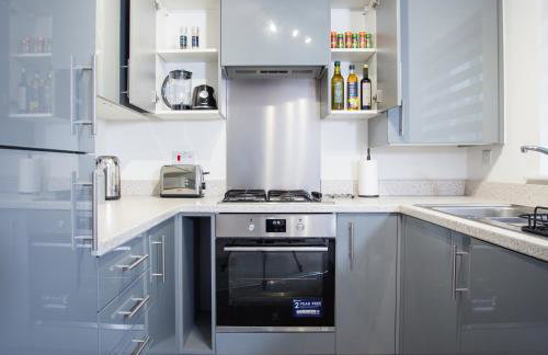 Comfortable 3-bedroom Bolton home - Photo 13