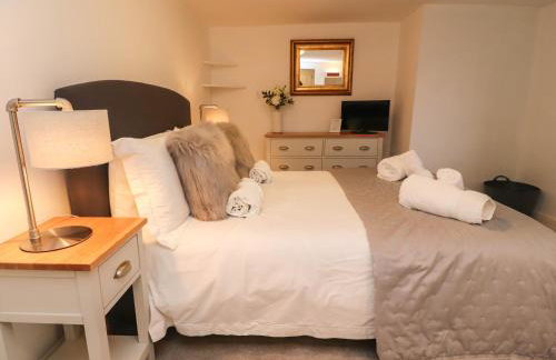 Inglewood Court - Photo 17