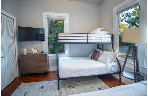 Chic Downtown Farmhouse With Garden and BBQ Grill - Photo 24