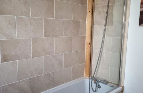 Dare Valley Cottage Ex miners cottage Near Zip World Pen y fan Waterfalls - Photo 7