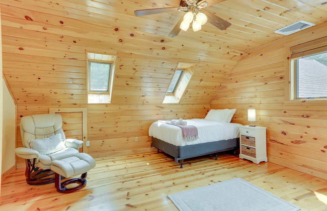 Pocono Dog-Friendly Home on River - Foto 14