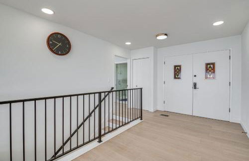 Spacious Camano Home with Hot Tub and Water Views! - Foto 12