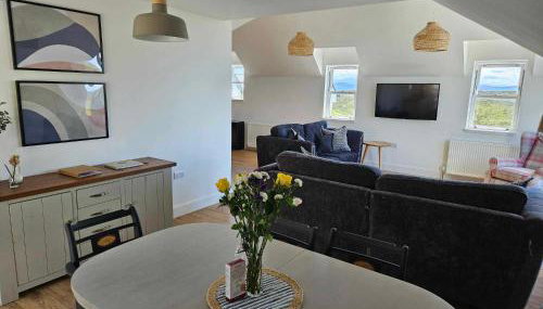 Hillside House - Photo 5