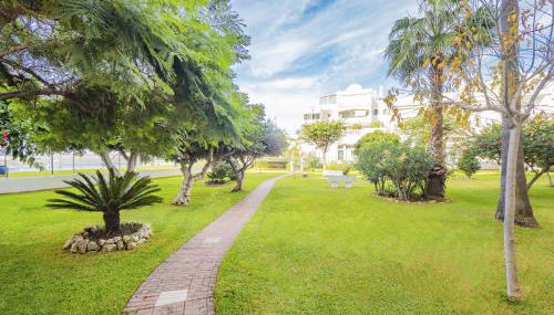 Cubo's Urban Beach Algarrobo - Foto 4, Garden, Garden view