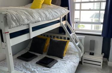 Lovely Charmouth cottage with log fire & garden close to beach - Photo 15