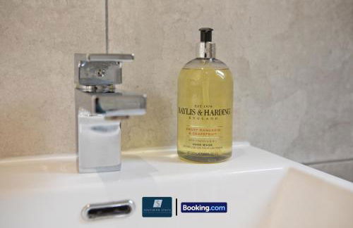 2 Bed House By Southern Stays Short Lets & Serviced Accommodation Bournemouth With Parking - Relocation & Family, 1km From The Beach - Photo 34