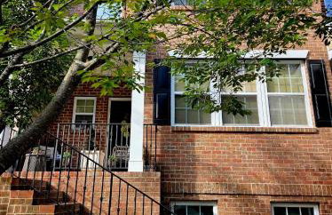 Modern & Luxurious 3 Bdrm 2.5 Bath Townhome - Foto 2