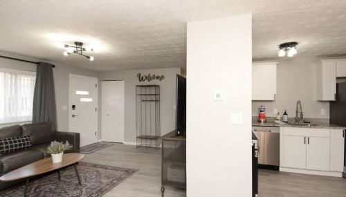 Sunny Ranch - Newly Remodeled - Photo 4