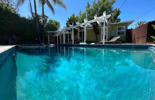 Villa La Verde - Newly Designed 4BR Villa with Pool & Guesthouse by Topanga - Foto 43