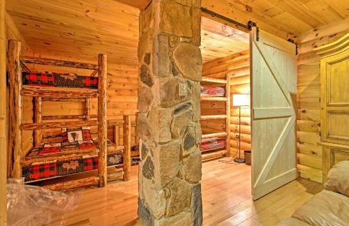 Fire Pit and Hot Tub Poconos Family Cabin! - Foto 27