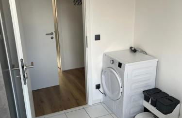 Gesamte Wohnung kontaktlos Nähe Messe Expo Plaza mit Netflix - Foto 12