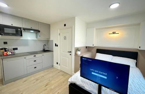 A4 HighTown Studio Apartment, Steps from Luton Train Station - Foto 4
