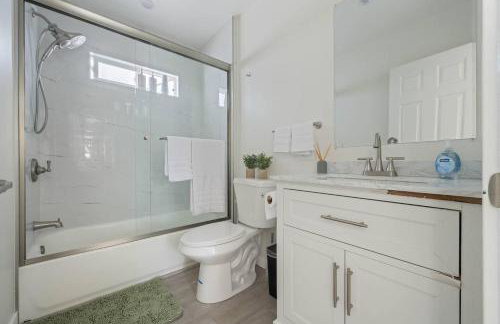 Serene Home in Central Burbank - Foto 17