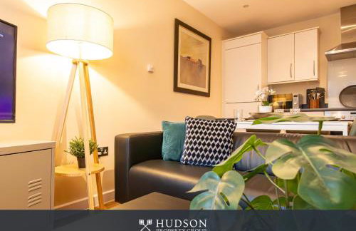 Central Three Bedroom Apartment with Parking - Foto 3