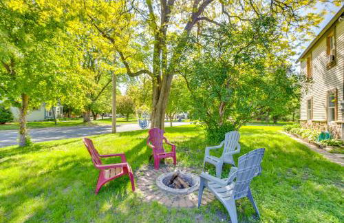 Dog-Friendly Watertown Vacation Rental with Deck - Foto 3