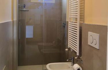 Casa con ampio terrazzo, vista lago e giardino - Foto 58