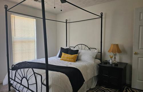 Friends & Family Suburban Retreat - Foto 14