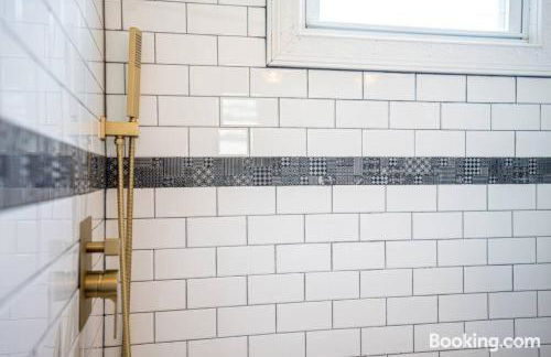 AC 6BR2BA Quiet Island House Near Casinos - Foto 52