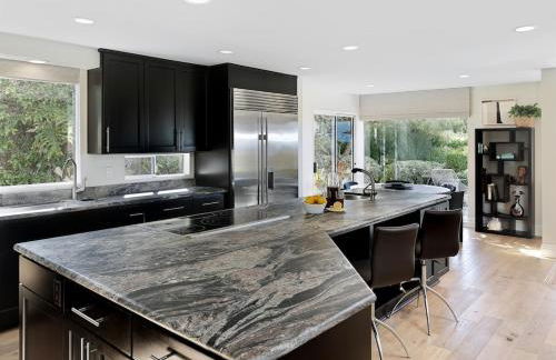 Grandview Getaway, Luxury 4BR, Ocean View, Fire Pit - Foto 33