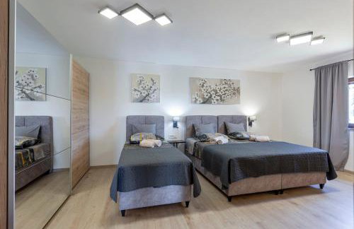 Luxurious new apartment with pool - Foto 36