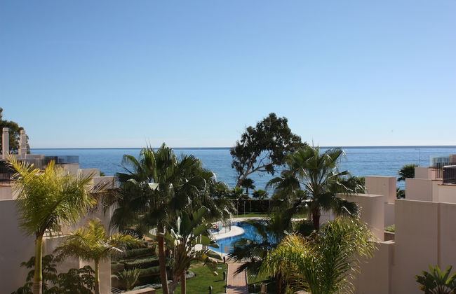 Beach Apartment - Private Pool - Photo 1