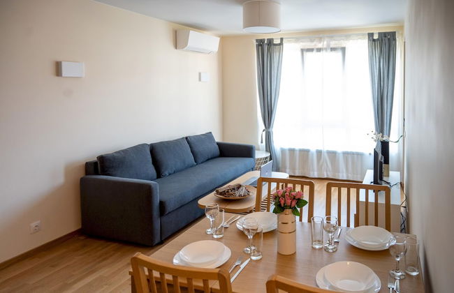 Spacious 1bdr Apartment in City Centre With Balcony - Foto 1