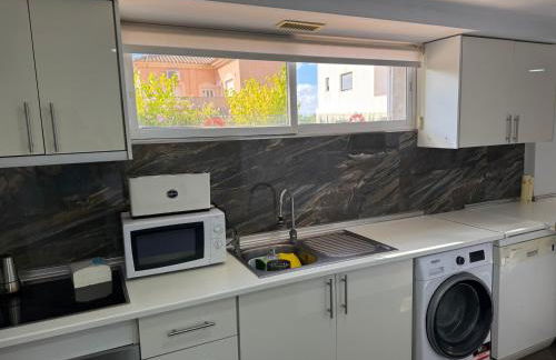 Apto con piscina y barbacoa - Foto 25