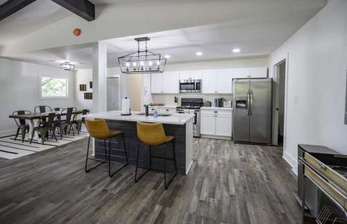 Gorgeous Renovated Home With Large & Private Lot - Foto 2