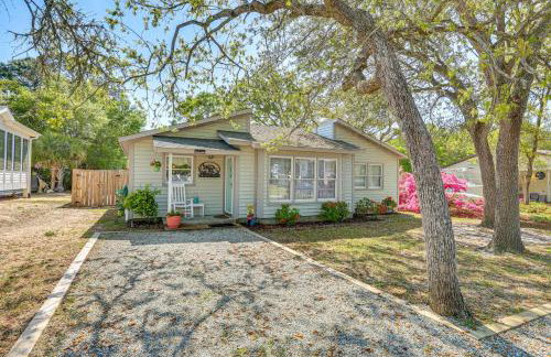 Oak Island Home w/ Fenced Yard, Walk to Long Beach - Foto 26