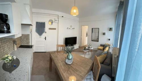 Bright and renovated 2-room apartment, Center - Foto 2