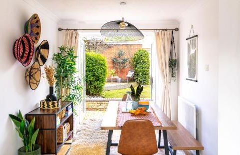 #01 Coleshill Townhouse Sleeps 6 NEC 7mins BHX - Foto 1